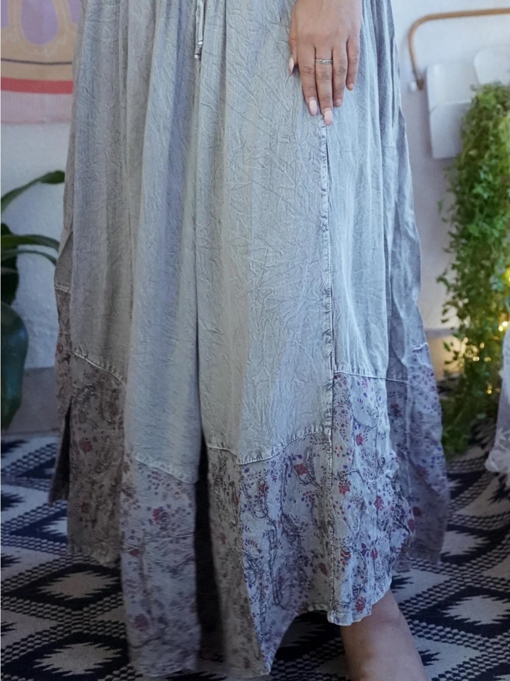 Sleeveless Lace-Front Maxi Dress in Light Gray - Picture 4 of 12